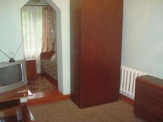 Отель Prut Яремче Улучшенный трехместный номер-6